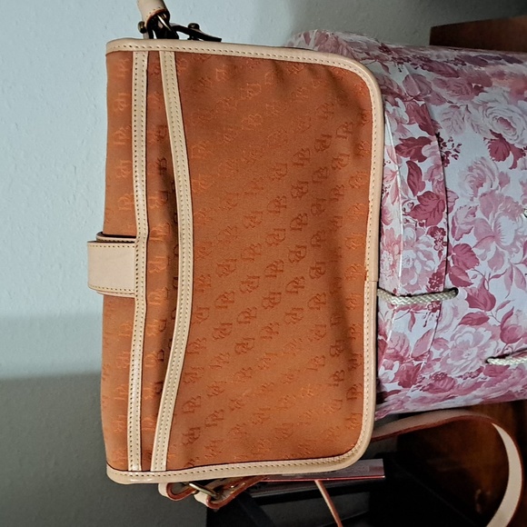 Dooney & Bourke Large Orange Fabric Equestrian Shoulder Bag - Picture 3 of 6